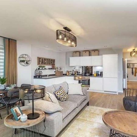 Newly Built Luxury 2 Bed Apartment!!! Лондон Экстерьер фото